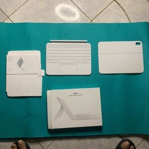 Apple iPad Magic Keyboard in White